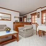 Sun Apartment *